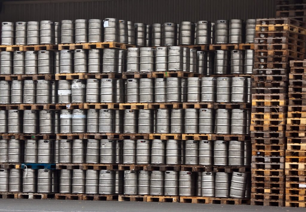 tins kept on regular rows